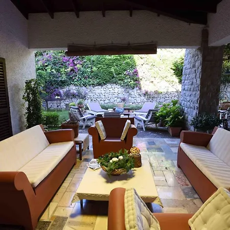 Villa Lolj Con Piscina E Campo Da Tennis Capaci