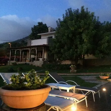 Lolj Con Piscina E Campo Da Tennis Villa